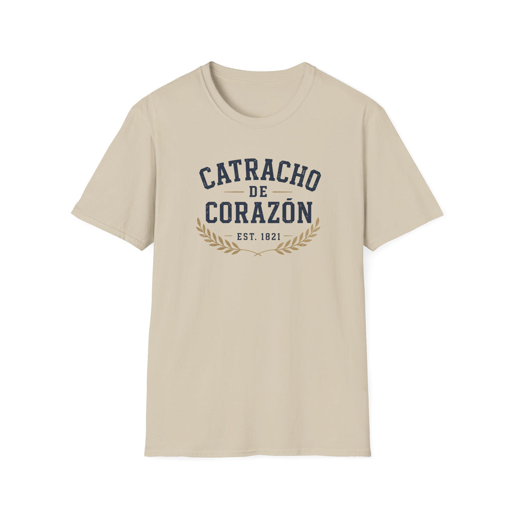 Sand t-shirt with 'Catracho de Corazon' text on a white background