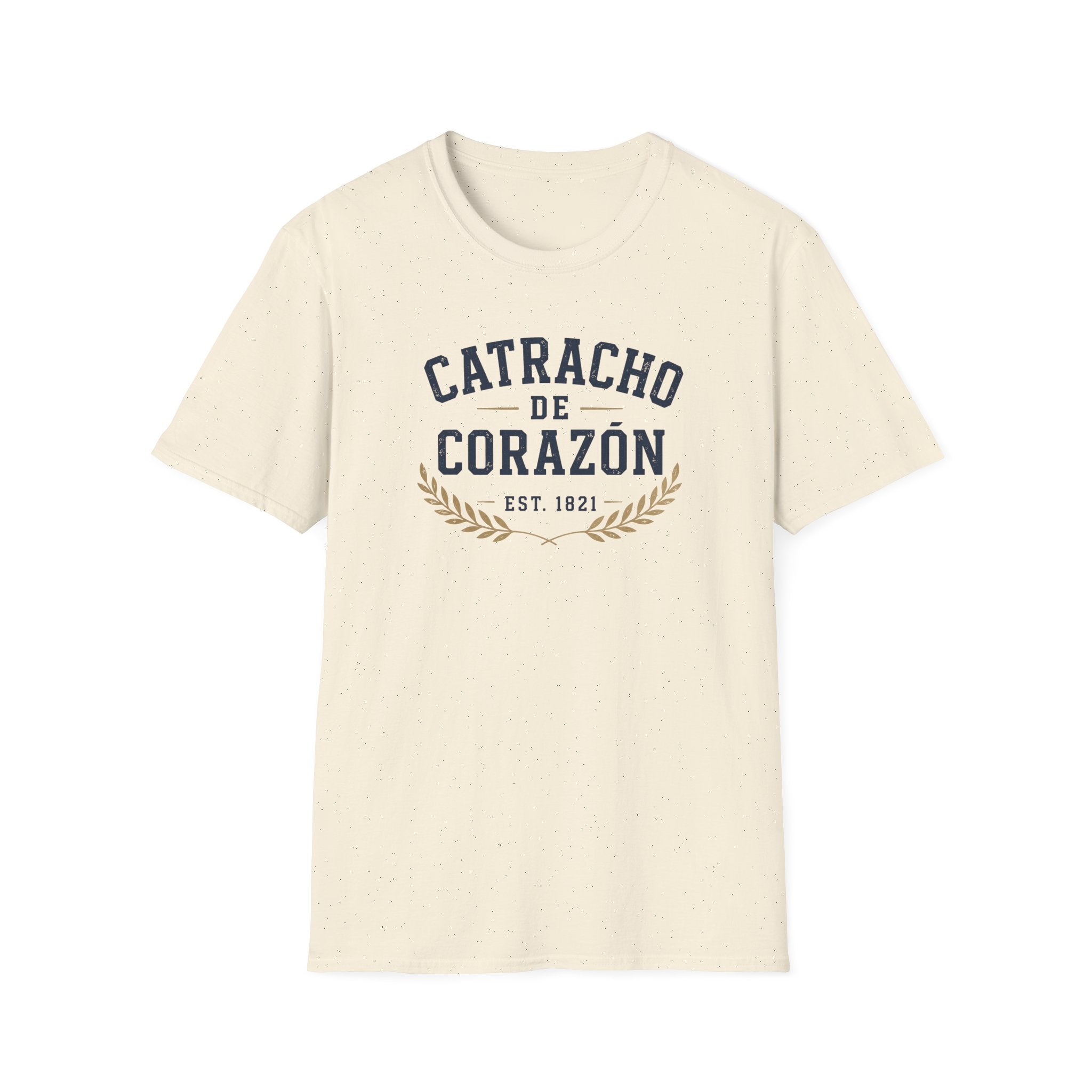 Natural t-shirt with 'Catracho de Corazon' text on a white background
